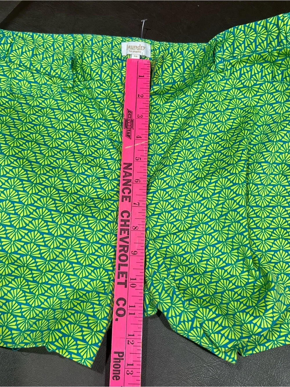 Laundry by Shelli Segal green shorts with blue geometric pattern, size 10